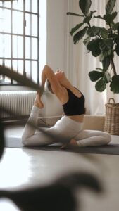 Leia mais sobre o artigo 🧘‍♀️🌸 Exercícios e Fortalecimento Pélvico para o Bem-Estar Íntimo